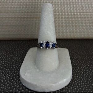 Elegant 10 Karat White Gold, Sapphire Diamond Gemstone Ring Sz 7.5